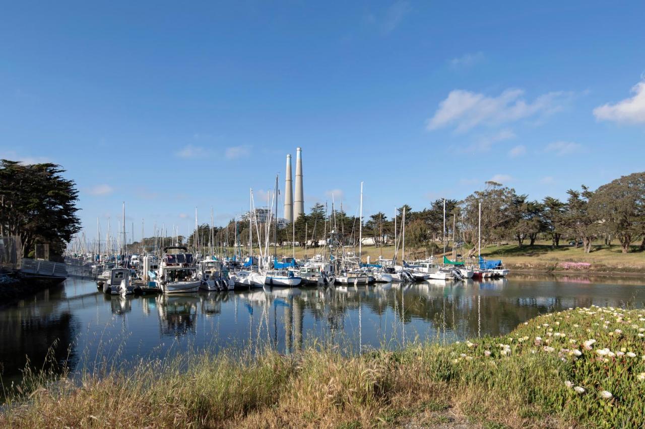 Inn At Moss Landing Point Exterior photo
